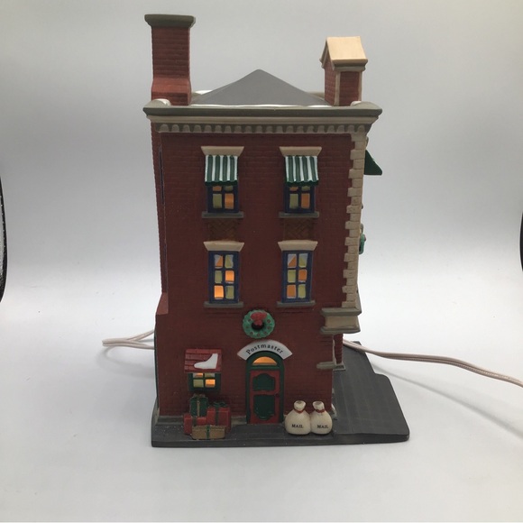 1996 Dept. 56 “Washington Street Post Office” Christmas in the City Series 58880 - Picture 6 of 16